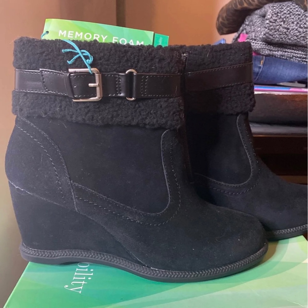 Sole Sensibility wedge, memory foam boots!
